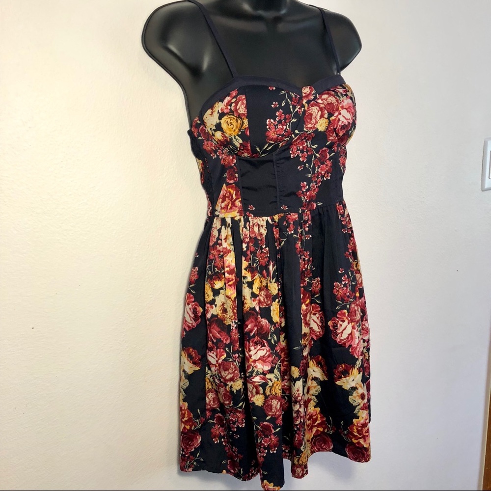 Band of Gypsies Small Floral Corset Dress - Picture 2 of 7